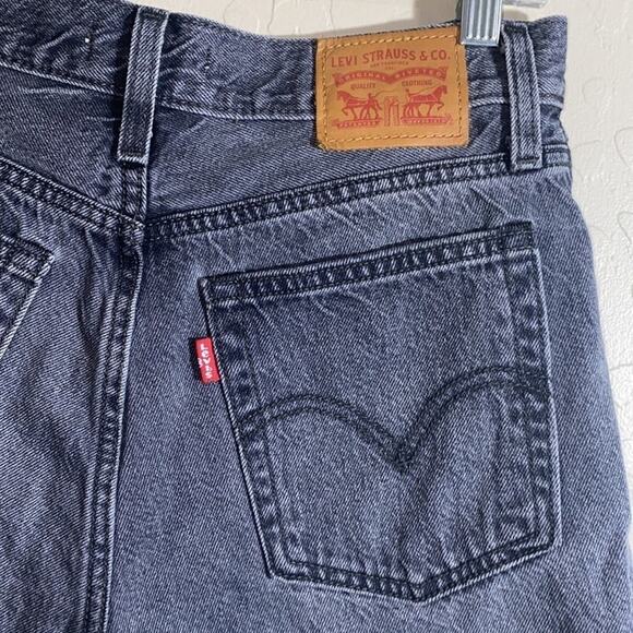 Levi’s wedgie short black with studs and stones - Picture 7 of 8
